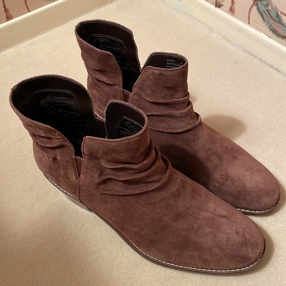 COLE HAAN BROWN SUEDE ANKLE BOOTS size 9 - Picture 4 of 7